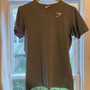 Fitted gym shark tshirt